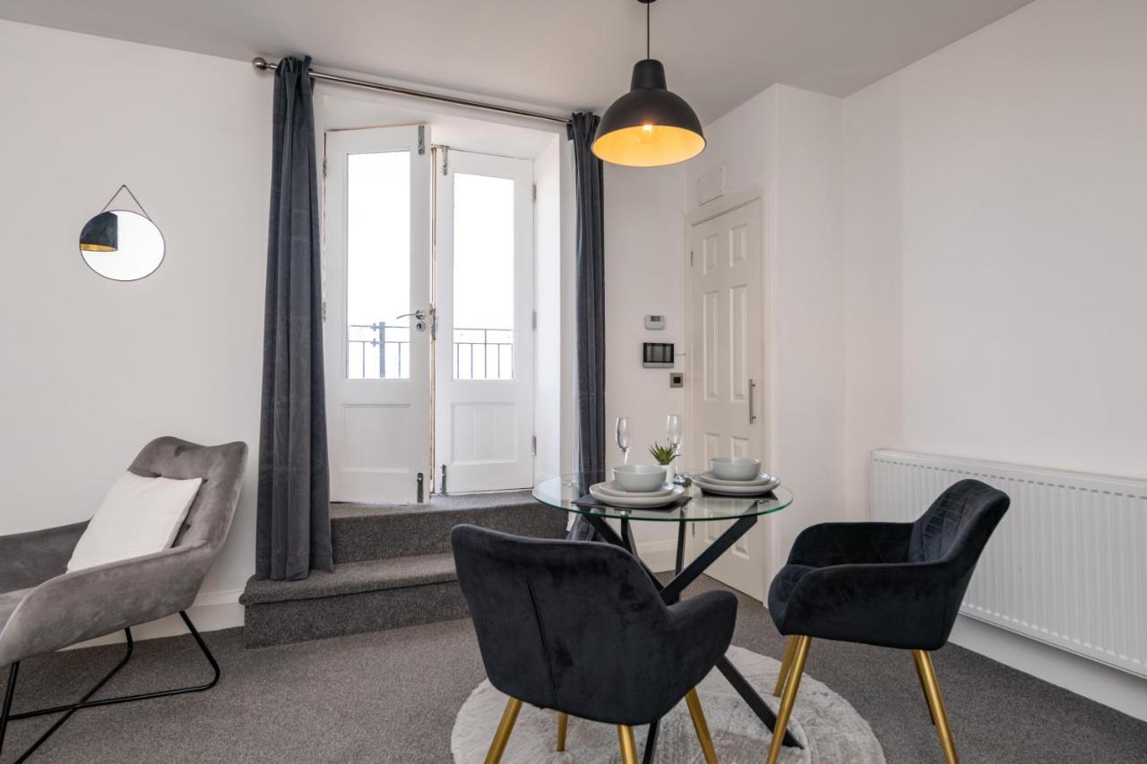 The Croston Balcony Apartment- Morecambe Central Promenade, Beach Front And Sea Views Exterior photo
